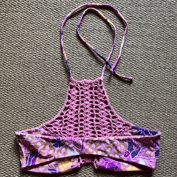 New Pink crochet bikini top, size medium, ties at neck. - Picture 6 of 7